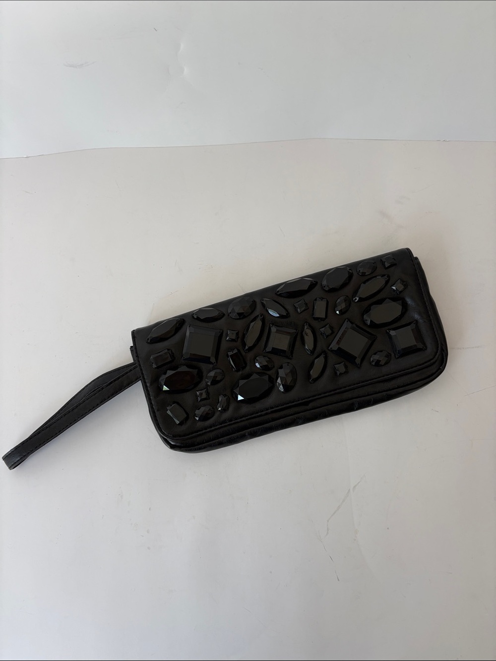 Lulu vintage clutch with black accents
